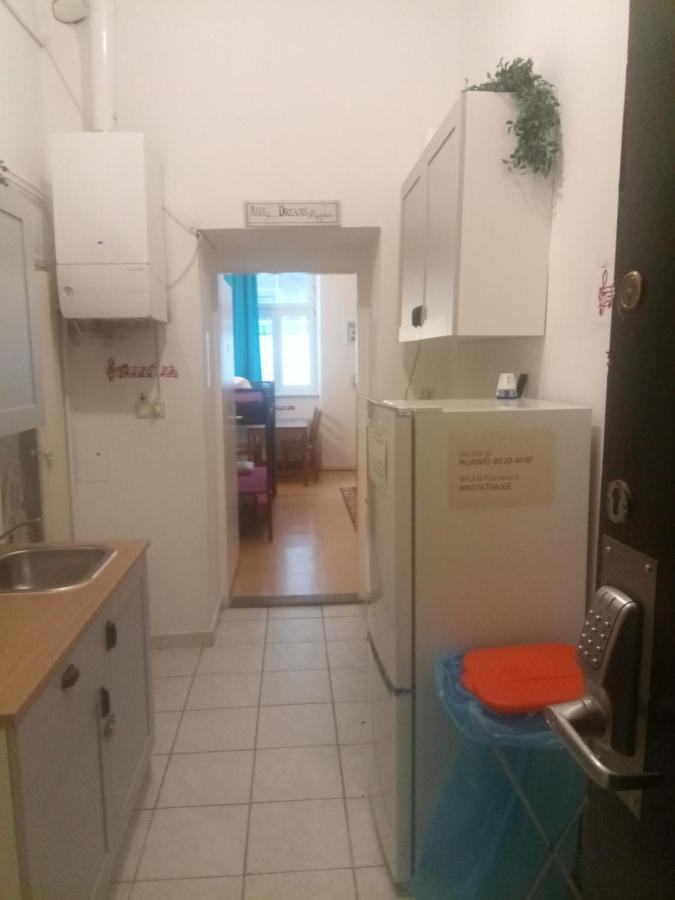 Momore Apartments Wina Bagian luar foto